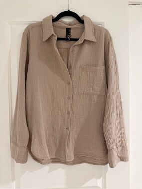 bobi Lightweight Beige Button-Down Shirt
